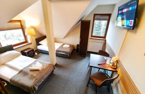 Zgierz Hotel | Route One - Restauracja & Pokoje Hotelowe