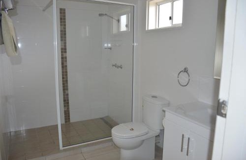 West Mackay Hotel | Rover Motel