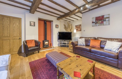 Craven Arms Cottage | ROWTON MANOR COTTAGE, family friendly, with open fire in Craven Arms