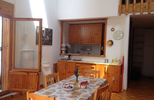 Plein Soleil Apartment | Rox's House in Pila (1800 meters above sea level) - Garden and view of the slopes