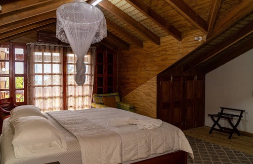 Laudat House | Roxy's Mountain Lodge