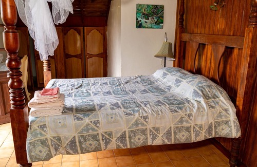 Laudat House | Roxy's Mountain Lodge