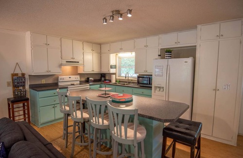 Crumpler Cottage | Roxy's Riverfront Playhouse on the New River - Fire Pit
