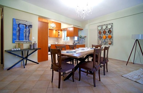 Kiparissia House | ROYAL BLU