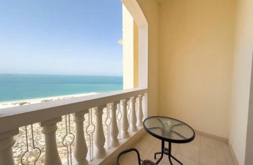 Al Hamra Village Apartment | Royal Breeze Sea View One Bedroom Apartment