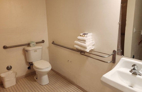 Inglewood Hotel | Royal Century Hotel