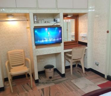 Triplicane Hotel | Royal City