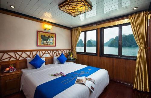 Ha Long Boat Rental | Royal Cruise Halong Bay