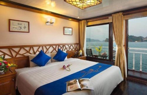 Ha Long Boat Rental | Royal Cruise Halong Bay