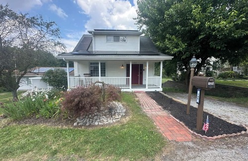 Racine House | Royal Garden Cottage