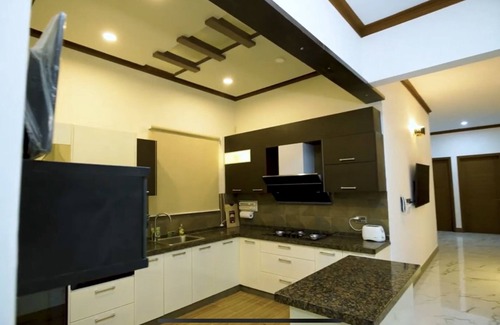 Gulshan-e-Iqbal House | Royal GF,Hygeine+24/7 sec guard+auto generator