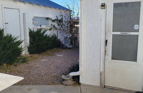 Florence House | Royal Gorge Arkansas River Vacation Bungalow, Clean, 4/20 & Pet Friendly