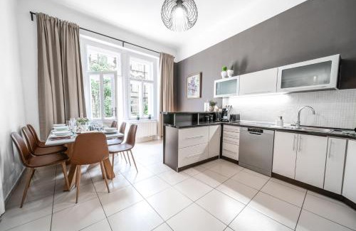 Vinohrady Apartment | Royal Heritage Apartments - City Centre