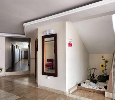 Pedernales Hotel | Royal Hotel
