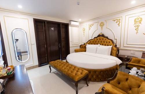 Hanoi Hotel | Royal Hotel - Sai Dong - Long Biên