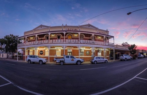 Sea Lake Hotel | Royal Hotel Sea Lake