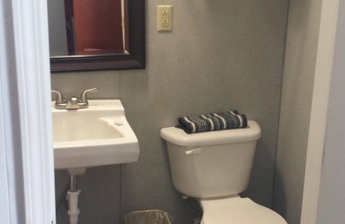 Watertown Hotel | Royal Inn Motel