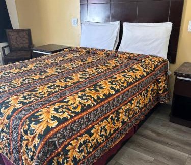 Compton Hotel | Royal Inn