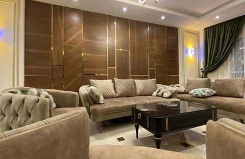 Al-'Atarin Apartment | Royal Luxury Apartment with Gorgeous Sea View