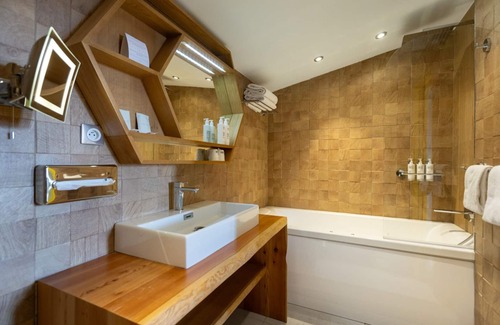Jeux Hotel | Royal Ours Blanc Boutique Hôtel & Spa