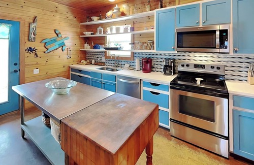 Port Aransas House | Royal Palm | Pet Friendly, Pool Access