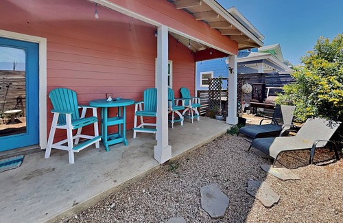 Port Aransas House | Royal Palm | Pet Friendly, Pool Access