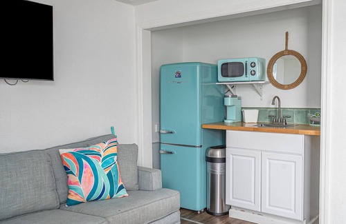Savannah Beach Hotel | Royal Palms Motel