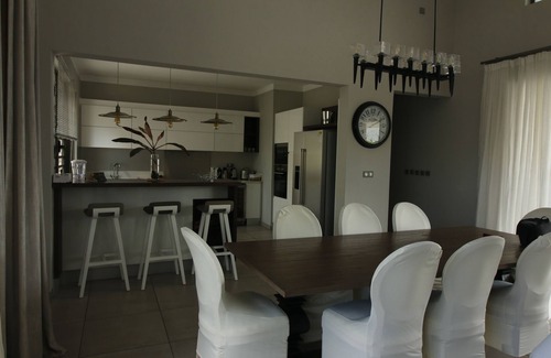 Port Chambly Villa | Royal Park Villa De Luxe 3 Chambres