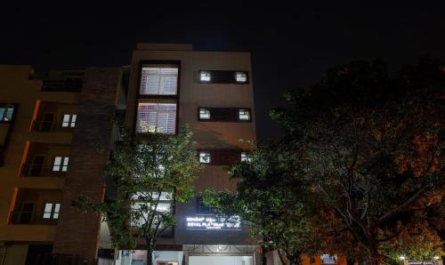 Sector 2 Hotel | Royal Platinum Suites