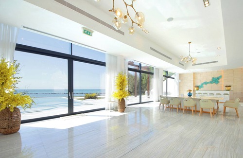 Abu Dhabi Villa | Royal Retreat Villa with Private beach access and luxury amenities