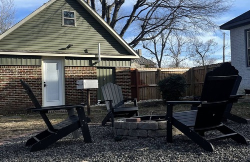 Russellville House | Royal's Weekender