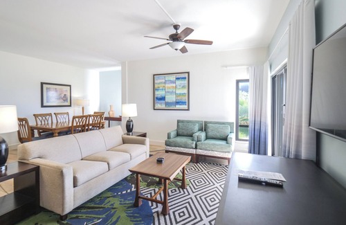 Kailua-Kona Resort | Royal Sea Cliff Family Resort, 2 OV Pools, Large Lanai, workspace, Ali'i Drive!