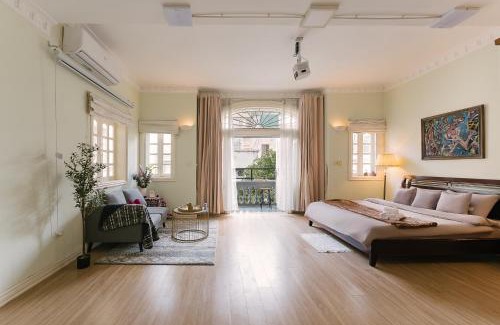 Quang An Villa | Royal Westlake Villa - Full amenities - 400sqm