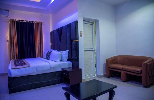 Igwuruta Hotel | Royal Winners Hotel