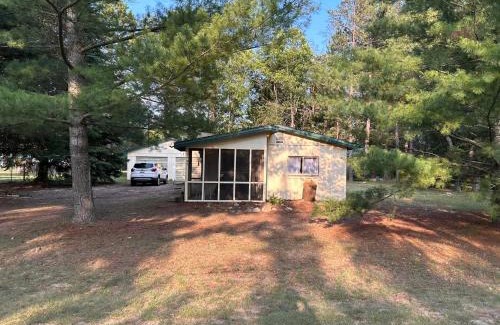 Luzerne House | Royce’s Outpost Rustic cabin nearby trails