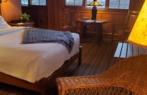 East Aurora Hotel | Roycroft Inn