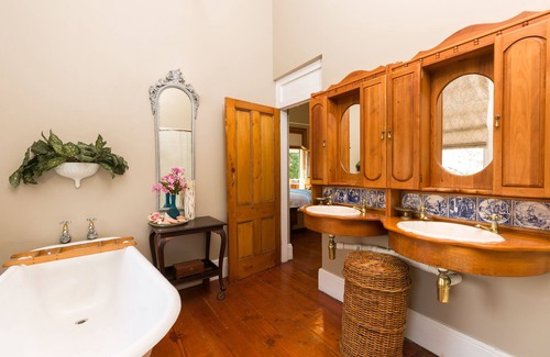 Port Shepstone Bed & Breakfast | Royston Hall Guesthouse