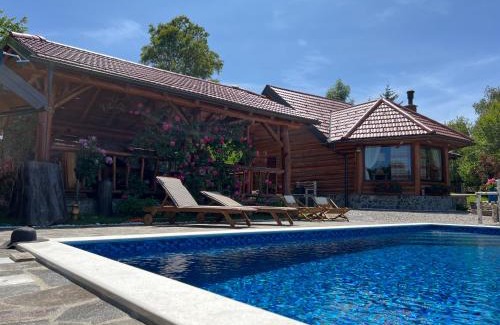 Kupjak Ski Chalet | Roza