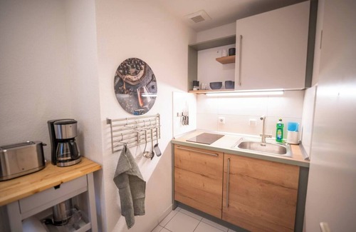 Ottersleben Apartment | RR | Cozy Apartment | Parking | Kitchen | WIFI