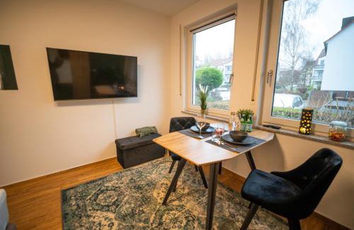 Ottersleben Apartment | RR - Cozy Apartment - Parking - Kitchen - WIFI