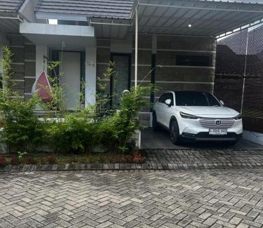 Jember Villa | RSY GUEST HOUSE Argopuro