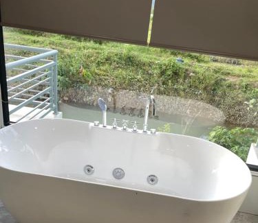 Vang Vieng Hotel | Ruby Mountain View Resort Vang-vieng