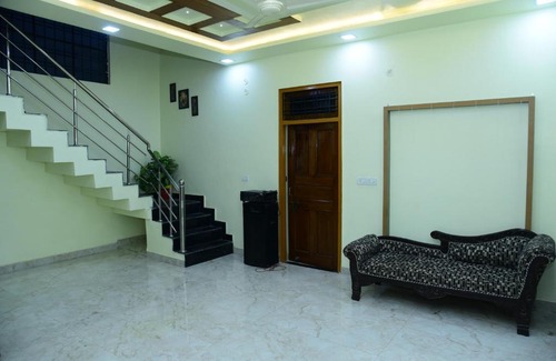Indira Nagar Apartment | RUDRA VILLA GUEST HOUSE
