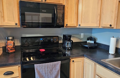 Gallatin House | Rudy's Place: Near Hamilton Quilt Town & Jamesport