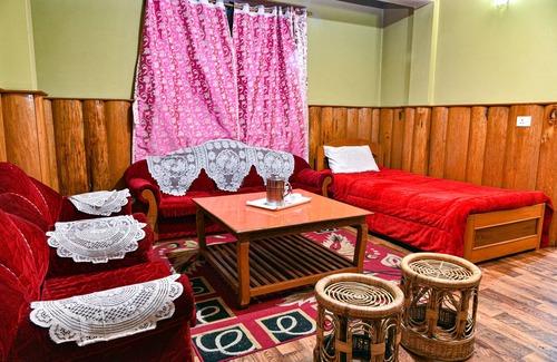 Lachen Hotel | Rufina Blue Pine