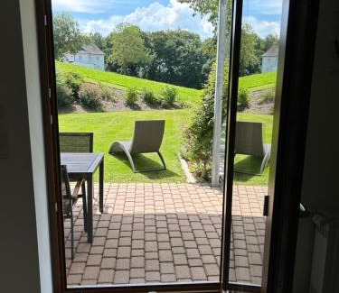 Vohenstrauss Apartment | Ruhige Ferienwohnung mit Terrasse für 2 Personen