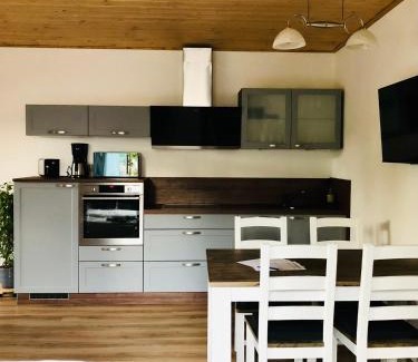 Lauscha Apartment | Ruhige Ferienwohnung direkt am Rennsteig