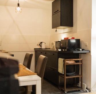 Lindenau Apartment | Ruhiges Apartment mit großem Balkon und Stellplatz
