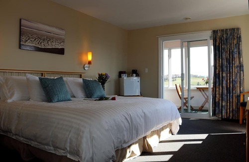 Lunenburg Waterfront Hotel | Rum Runner Inn