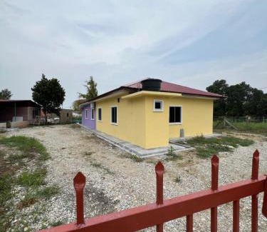 Alor Gajah House | Rumah Inap CT DGadek - Islamic Rest House CT DGadek 住宿加早餐 - 伊斯兰休息屋